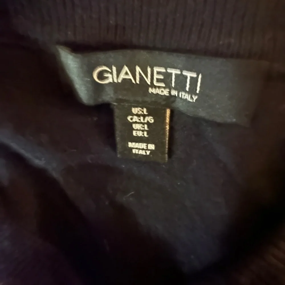 Gianetti Italian Wool blend gray and black v neck sweater